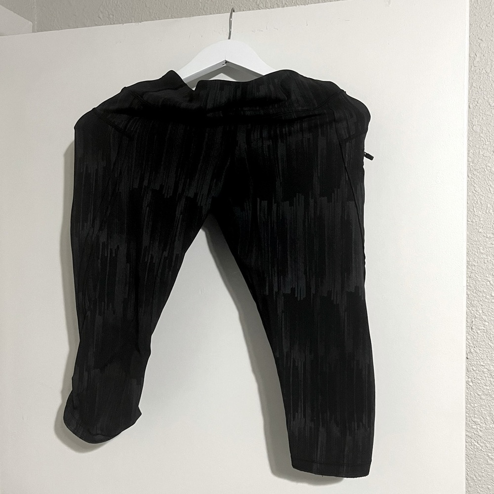 Lululemon Capri pants